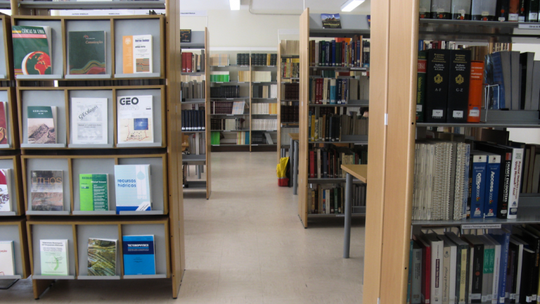 Biblioteca do Departamento de GeologiaAnos 2000
