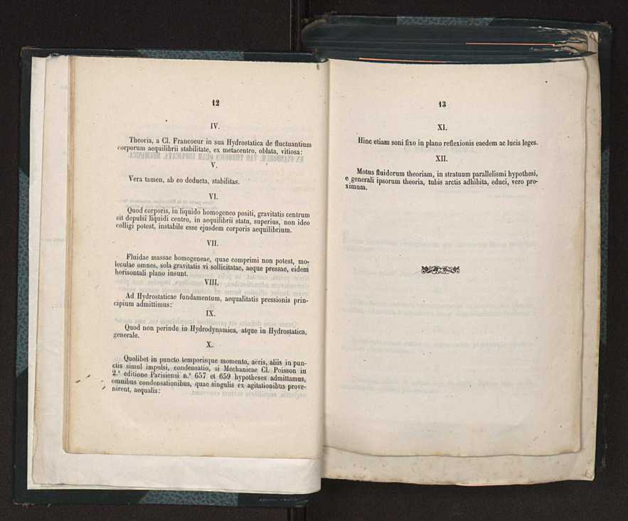 [De vibrationibus chordarum]:Theses ex adplicata mathesi depromptae, quas, praeside clarissimo et sapientisssimo viro, D. D. Francisco de Castro Freire, ... in Conimbricensi Academia propugnabat Mensis Julii die 12 Antonius Pinto de Magalhes Aguiar 8