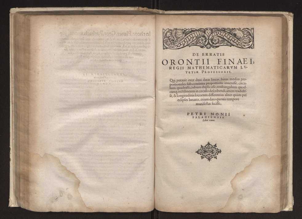 Petri Nonii Salaciensis opera: quae complectuntur primum, duos libros, in quorum priore tractantur pulcherrima problemata: in altero traduntur ex mathematicis disciplinis regul & instrumenta artis navigandi, quibus varia rerum astronomicarum book.html fico.html listagens wwwbook1~ circa coelestium corporum motus explorare possumus. Deinde, annotationes in Aristotelis problema mechanicum de motu navigii ex remis: item in Georgii Pvrbachii planetarum theoricas annotationes, quibus multa hactenus perperam intellecta, ab allisq[ue] praeterita exponuntur. Eiusdem, de erratis Orontii Finoei liber unus. Postremo, de crepusculis lib. I. cum libello allacen de causis crepusculorum. Quae quemadmodum mole exigua videntur, ita virtute ingentia, lector candide, intelliges 162
