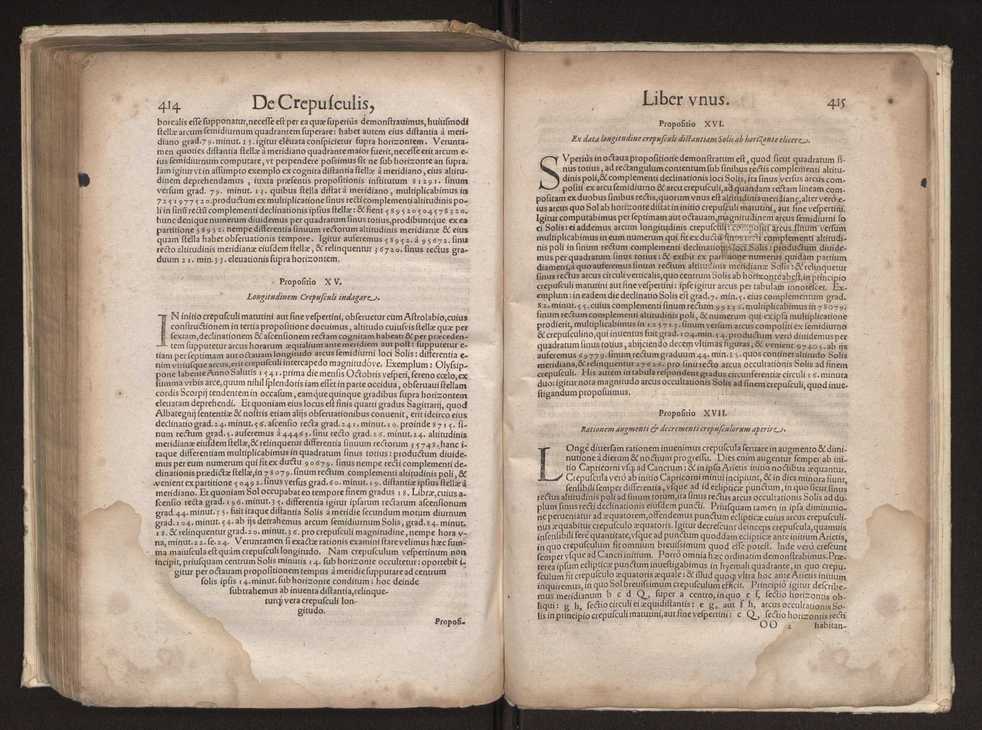 Petri Nonii Salaciensis opera: quae complectuntur primum, duos libros, in quorum priore tractantur pulcherrima problemata: in altero traduntur ex mathematicis disciplinis regul & instrumenta artis navigandi, quibus varia rerum astronomicarum book.html fico.html listagens wwwbook1~ circa coelestium corporum motus explorare possumus. Deinde, annotationes in Aristotelis problema mechanicum de motu navigii ex remis: item in Georgii Pvrbachii planetarum theoricas annotationes, quibus multa hactenus perperam intellecta, ab allisq[ue] praeterita exponuntur. Eiusdem, de erratis Orontii Finoei liber unus. Postremo, de crepusculis lib. I. cum libello allacen de causis crepusculorum. Quae quemadmodum mole exigua videntur, ita virtute ingentia, lector candide, intelliges 215