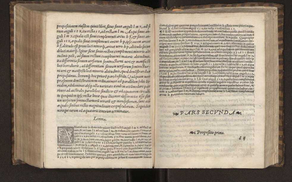 Petri Nonii Salacie[n]sis, De Crepusculis liber unus, nu[n]c rece[n]s & natus et editus. Item Allacen Arabis vetustissimi, de causis crepusculorum liber unus, a Gerardo Cremonensi iam olim latinitate donatus, nunc vero omniu[m] primum in lucem editus 14