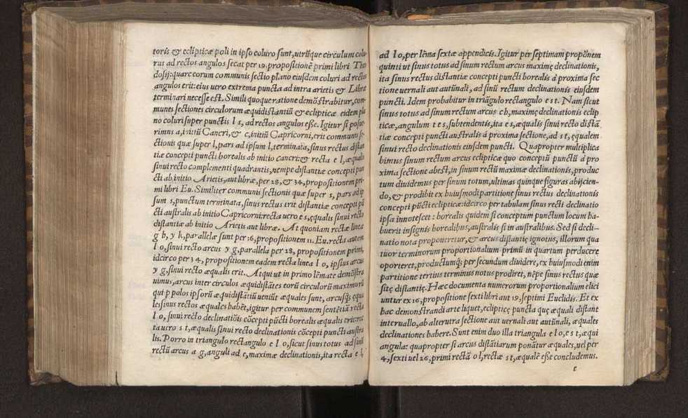 Petri Nonii Salacie[n]sis, De Crepusculis liber unus, nu[n]c rece[n]s & natus et editus. Item Allacen Arabis vetustissimi, de causis crepusculorum liber unus, a Gerardo Cremonensi iam olim latinitate donatus, nunc vero omniu[m] primum in lucem editus 17