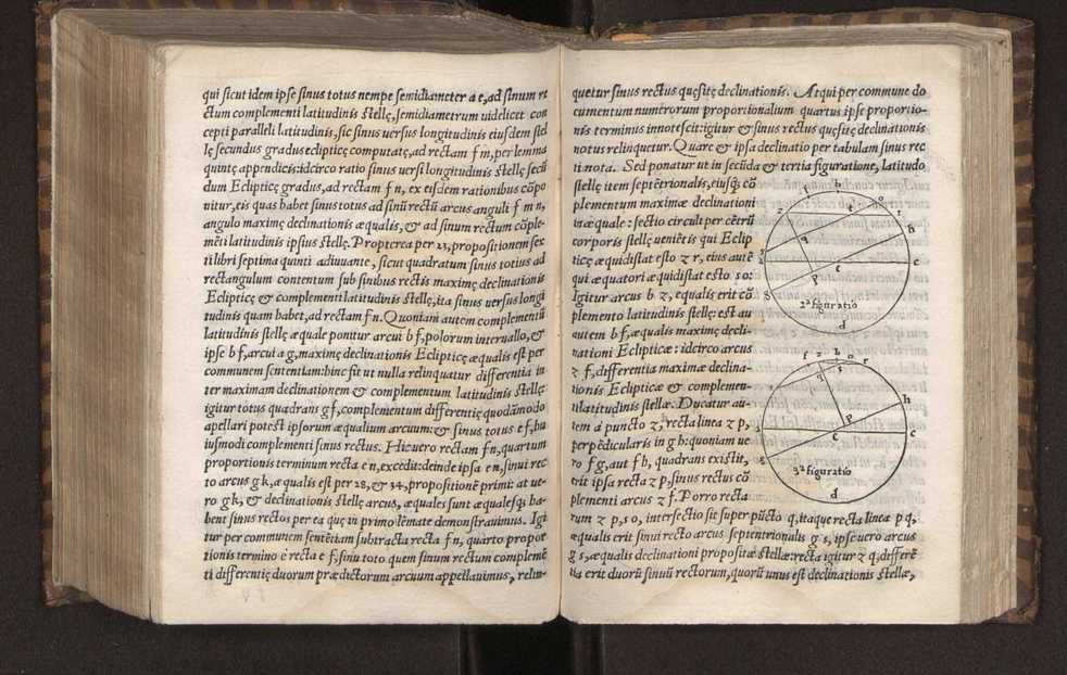 Petri Nonii Salacie[n]sis, De Crepusculis liber unus, nu[n]c rece[n]s & natus et editus. Item Allacen Arabis vetustissimi, de causis crepusculorum liber unus, a Gerardo Cremonensi iam olim latinitate donatus, nunc vero omniu[m] primum in lucem editus 23