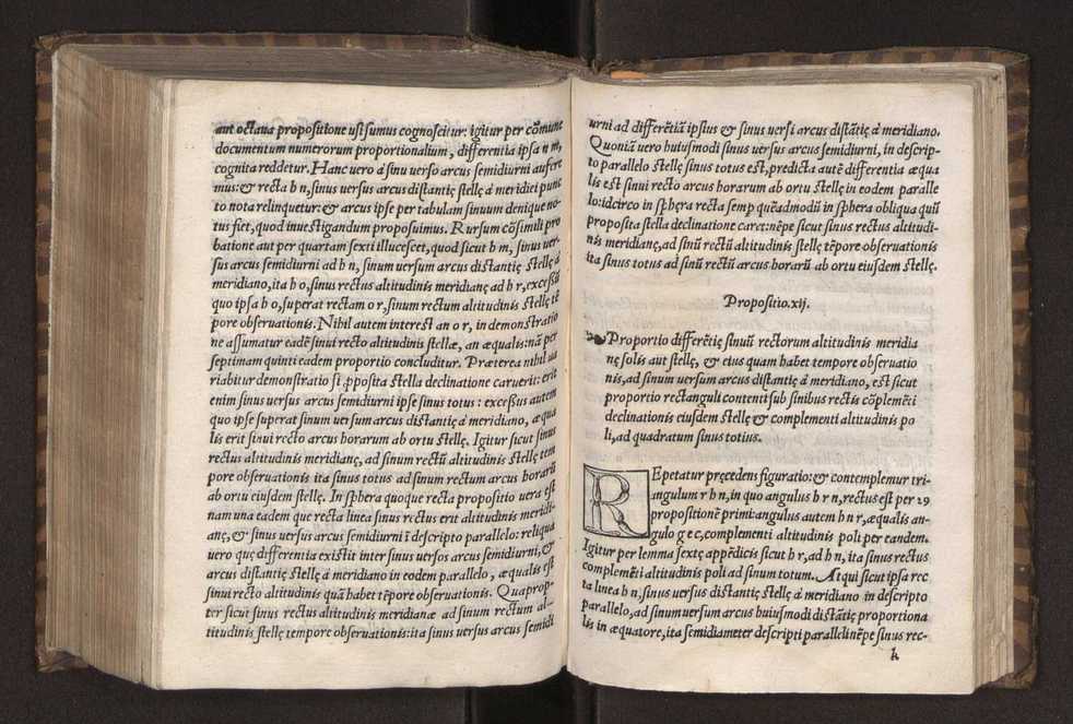 Petri Nonii Salacie[n]sis, De Crepusculis liber unus, nu[n]c rece[n]s & natus et editus. Item Allacen Arabis vetustissimi, de causis crepusculorum liber unus, a Gerardo Cremonensi iam olim latinitate donatus, nunc vero omniu[m] primum in lucem editus 37