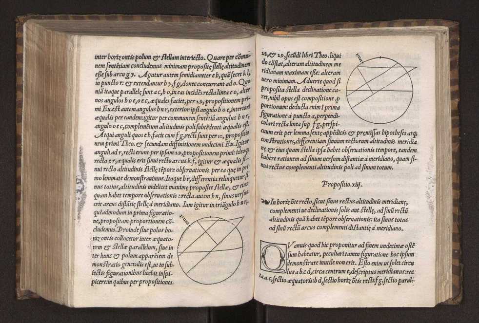 Petri Nonii Salacie[n]sis, De Crepusculis liber unus, nu[n]c rece[n]s & natus et editus. Item Allacen Arabis vetustissimi, de causis crepusculorum liber unus, a Gerardo Cremonensi iam olim latinitate donatus, nunc vero omniu[m] primum in lucem editus 39
