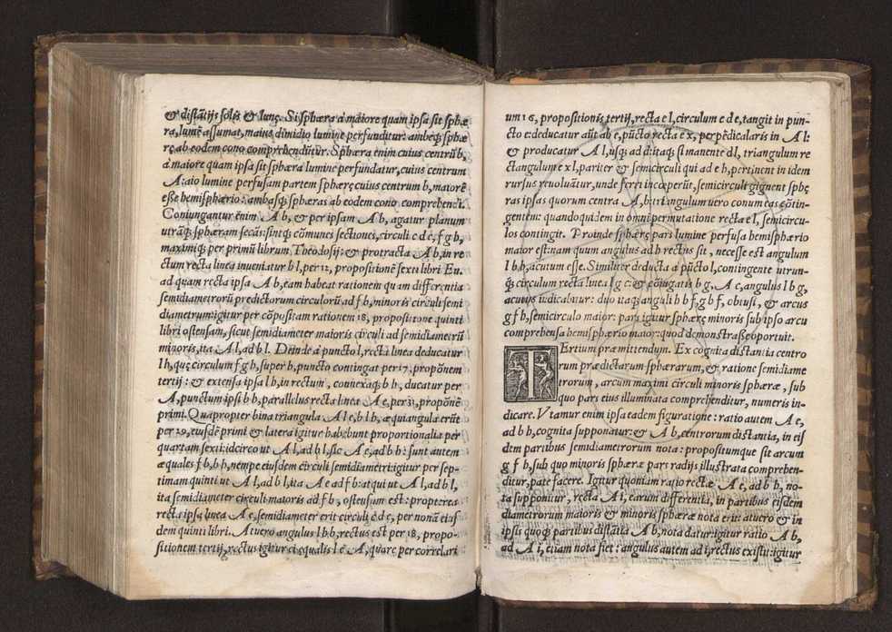 Petri Nonii Salacie[n]sis, De Crepusculis liber unus, nu[n]c rece[n]s & natus et editus. Item Allacen Arabis vetustissimi, de causis crepusculorum liber unus, a Gerardo Cremonensi iam olim latinitate donatus, nunc vero omniu[m] primum in lucem editus 56