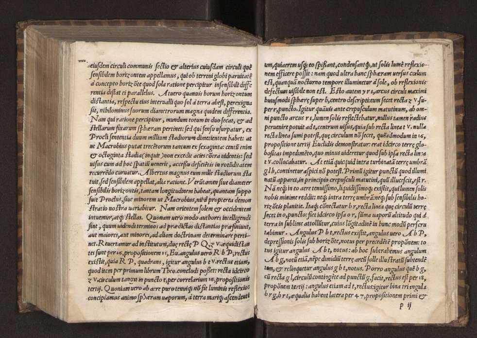 Petri Nonii Salacie[n]sis, De Crepusculis liber unus, nu[n]c rece[n]s & natus et editus. Item Allacen Arabis vetustissimi, de causis crepusculorum liber unus, a Gerardo Cremonensi iam olim latinitate donatus, nunc vero omniu[m] primum in lucem editus 58