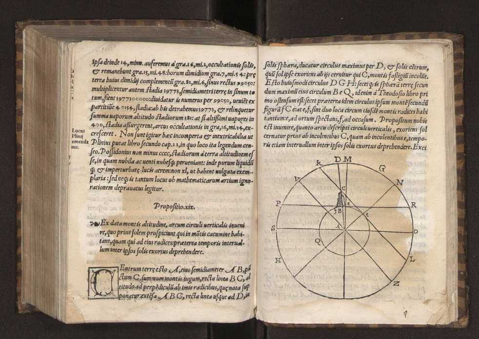 Petri Nonii Salacie[n]sis, De Crepusculis liber unus, nu[n]c rece[n]s & natus et editus. Item Allacen Arabis vetustissimi, de causis crepusculorum liber unus, a Gerardo Cremonensi iam olim latinitate donatus, nunc vero omniu[m] primum in lucem editus 61