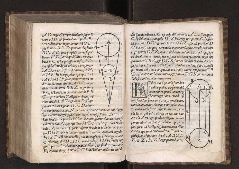 Petri Nonii Salacie[n]sis, De Crepusculis liber unus, nu[n]c rece[n]s & natus et editus. Item Allacen Arabis vetustissimi, de causis crepusculorum liber unus, a Gerardo Cremonensi iam olim latinitate donatus, nunc vero omniu[m] primum in lucem editus 68