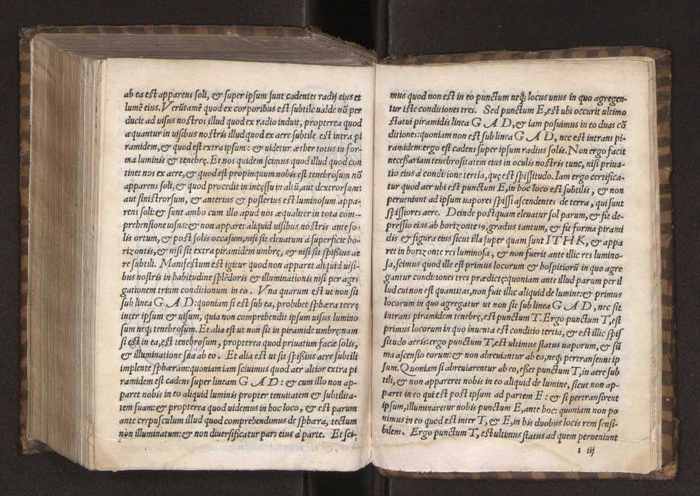 Petri Nonii Salacie[n]sis, De Crepusculis liber unus, nu[n]c rece[n]s & natus et editus. Item Allacen Arabis vetustissimi, de causis crepusculorum liber unus, a Gerardo Cremonensi iam olim latinitate donatus, nunc vero omniu[m] primum in lucem editus 71