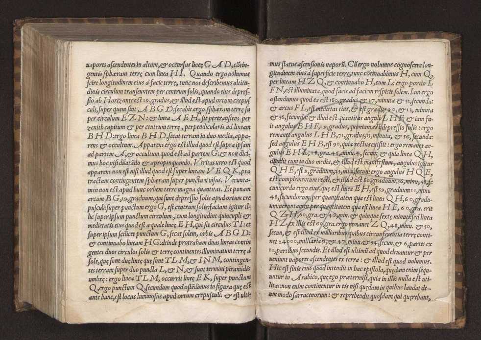 Petri Nonii Salacie[n]sis, De Crepusculis liber unus, nu[n]c rece[n]s & natus et editus. Item Allacen Arabis vetustissimi, de causis crepusculorum liber unus, a Gerardo Cremonensi iam olim latinitate donatus, nunc vero omniu[m] primum in lucem editus 72